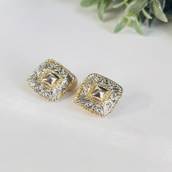 Beautiful Vintage Clip on Earrings Diamond shaped - Picture 1 of 6